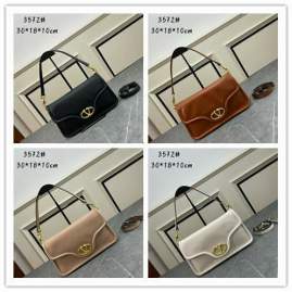 Picture of Valentino Handbags _SKUfw154192590fw